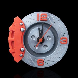 Ceas de Perete „Brake Time!” – Design de Disc și Etrier Auto