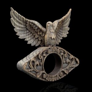 Hold of Grace – Suport de Carte Sculptat